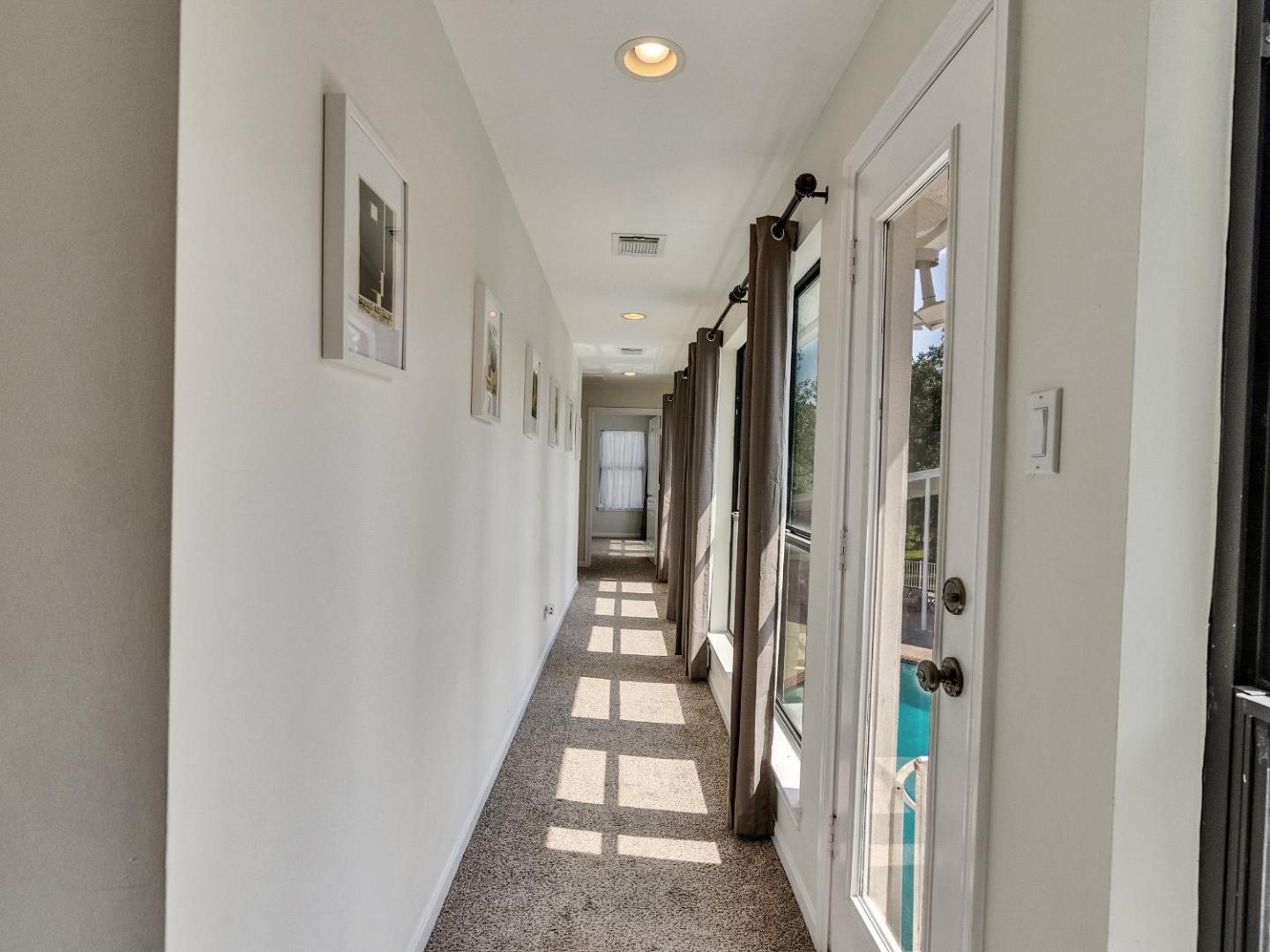 Foto 9: Pool, Spa&Lake 16 beds 8 bathrooms 50 car parking VENUE Magnolia Texas