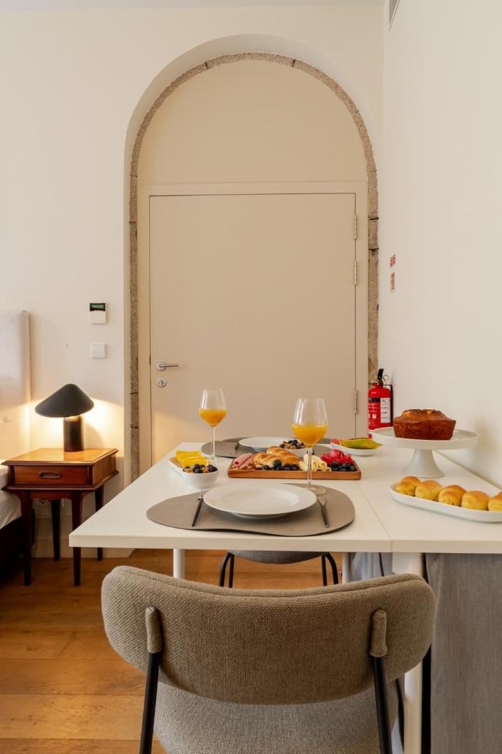 Foto 8: Central & Cozy Studio by HostWise