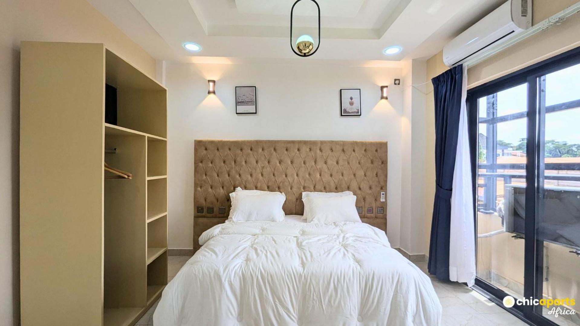 Chic & spacious studio with parking photo 4