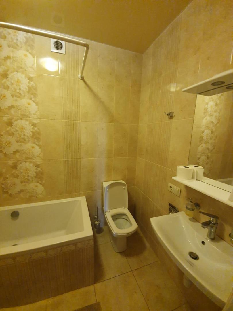 Foto 9: Іващенка 1а