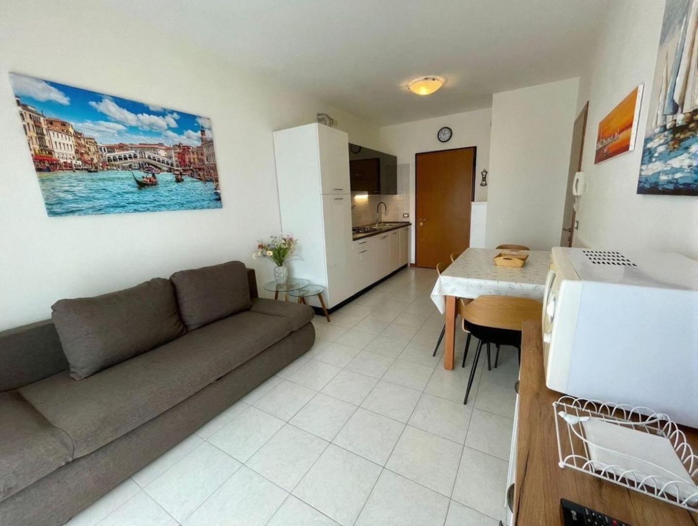 Fotografie 10: Luminous flat with balcony