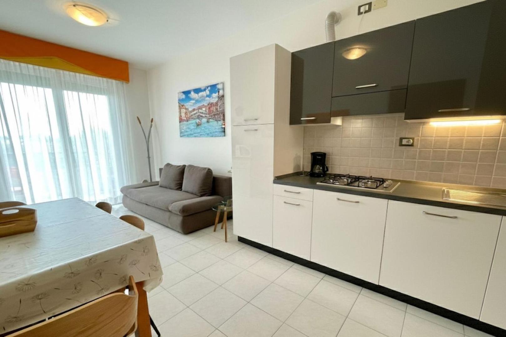 Fotografie 8: Luminous flat with balcony