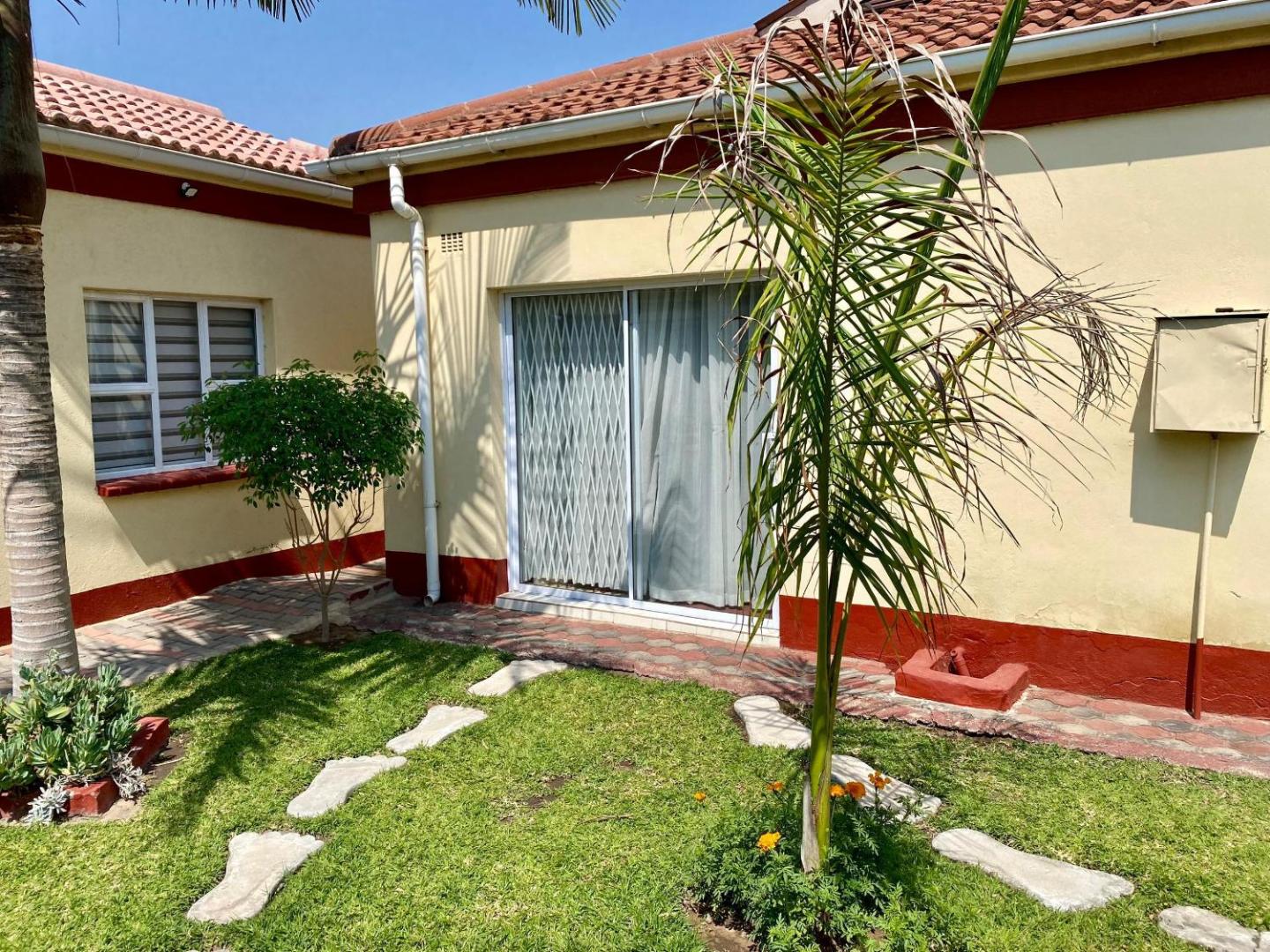 Zdjęcie 3: Spacious ground-floor studio in central New Chadcombe - 2316