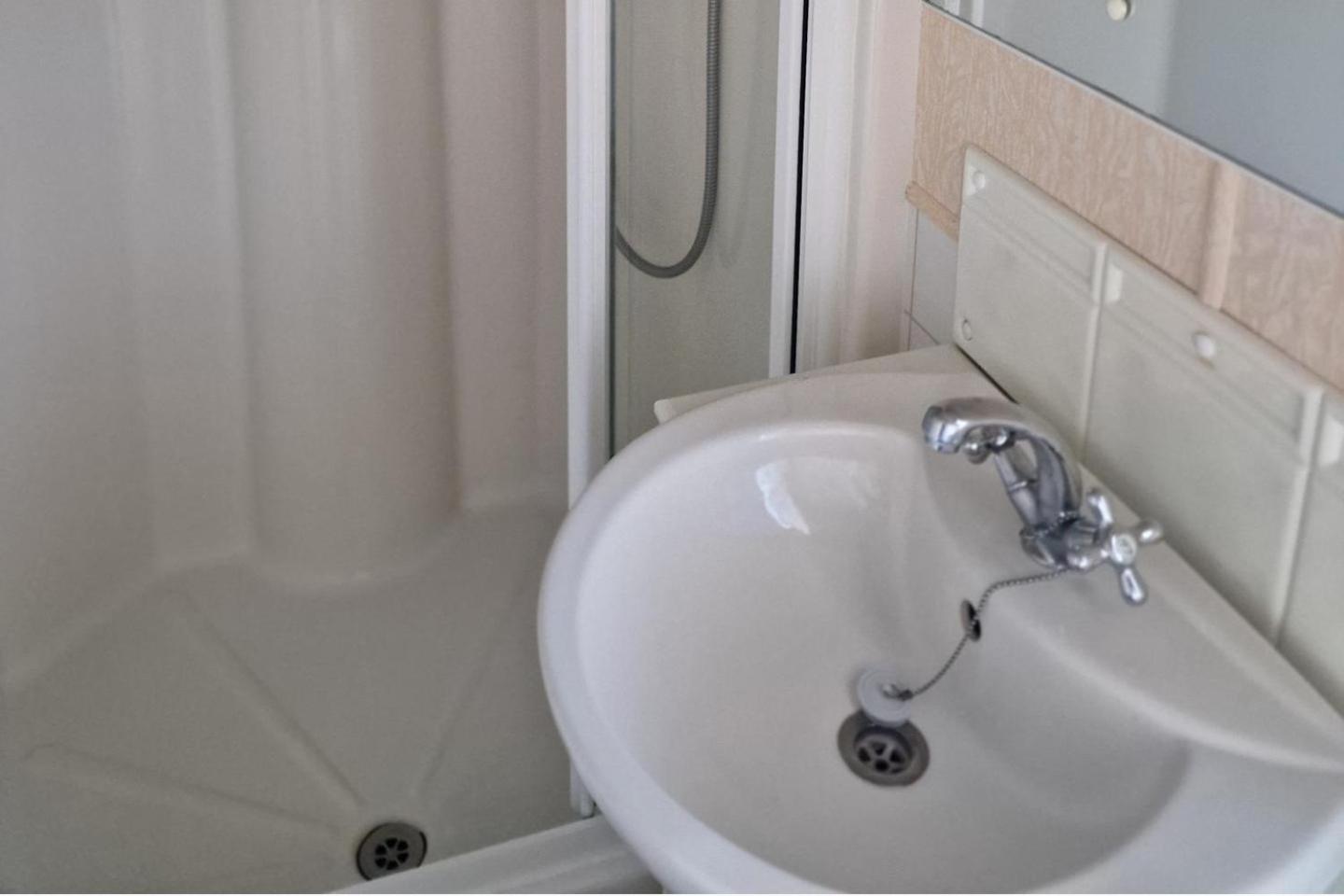 Billede 7: Caravan - Sleeps 4 - Pet friendly - Parking