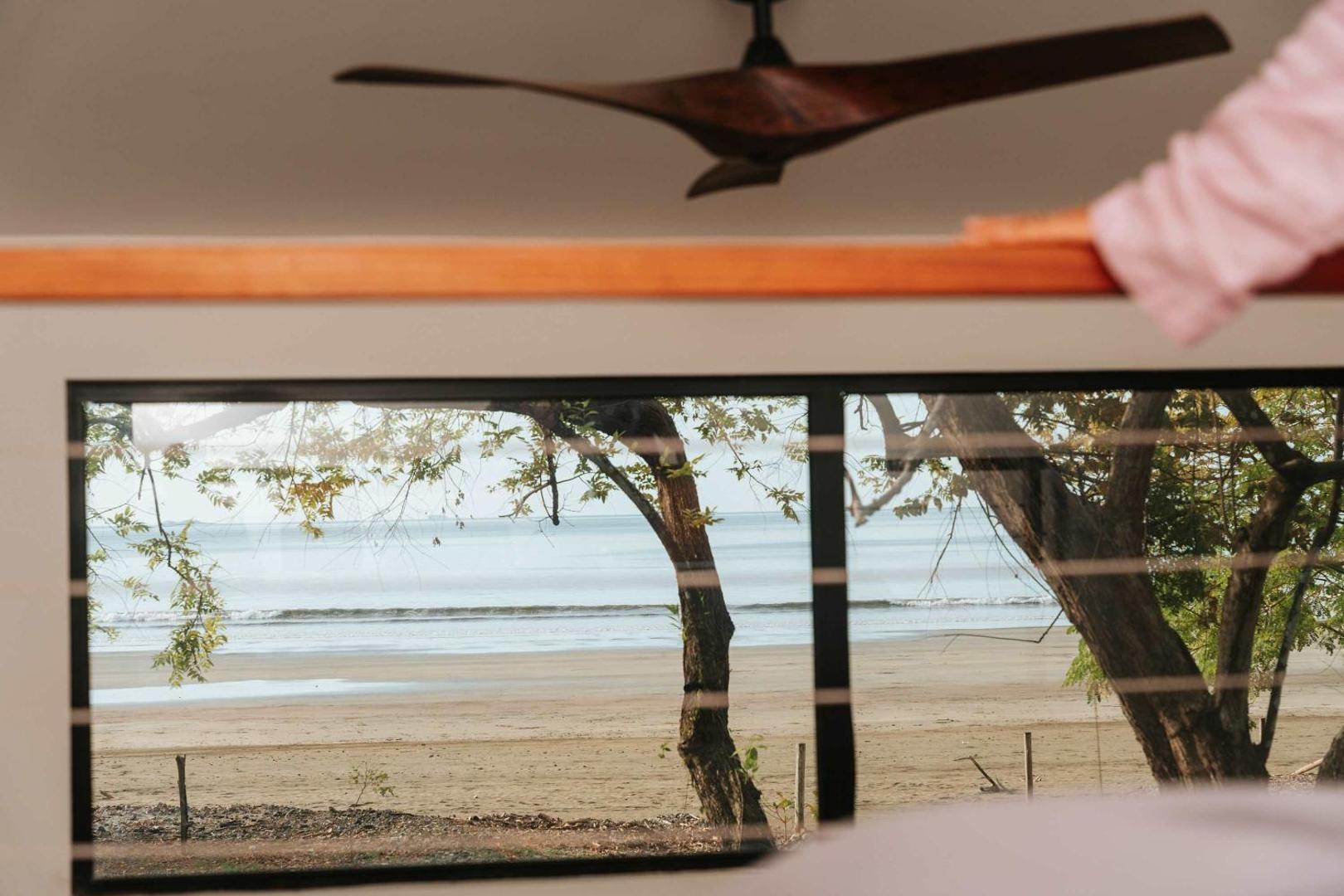 Foto 7: Mind - Oceanfront Jungle Loft