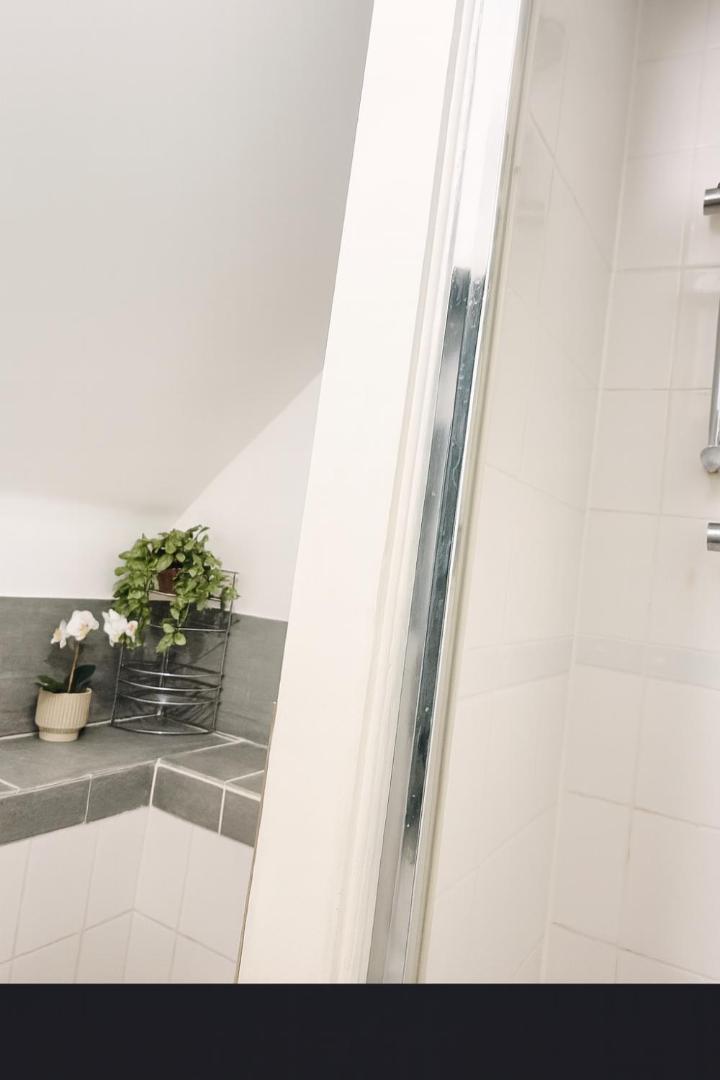 Zdjęcie 8: Loft Flat, near Hampton Court Palace, Free Parking