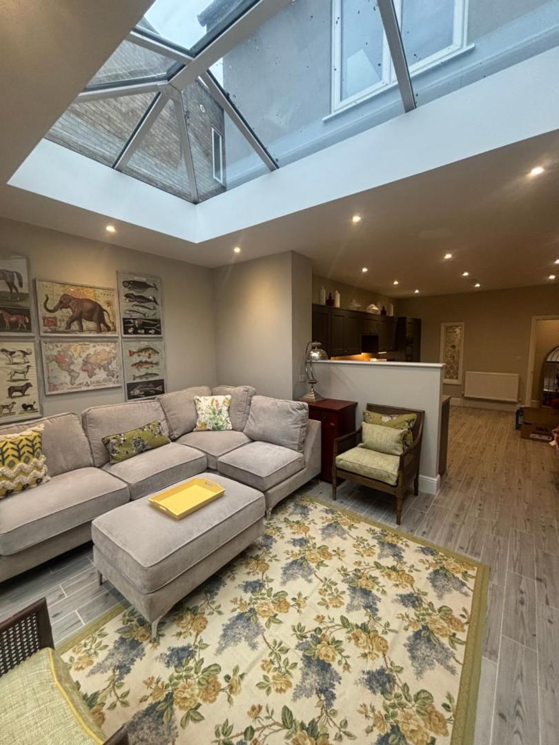 Φωτογραφία 2: Flat 1, 119 Northgate St - luxury 2 bedroom apartment apartment close to the town centre with paid parking close by
