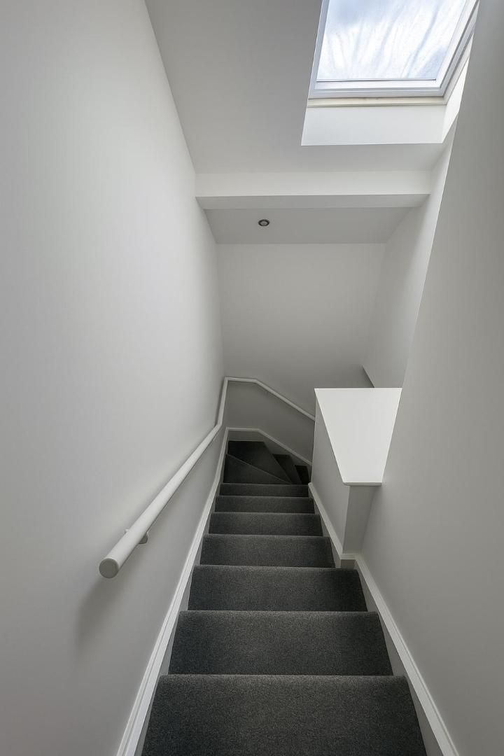 Fotografie 6: LT 2- 1 Bed Duplex Apartment - Free street parking