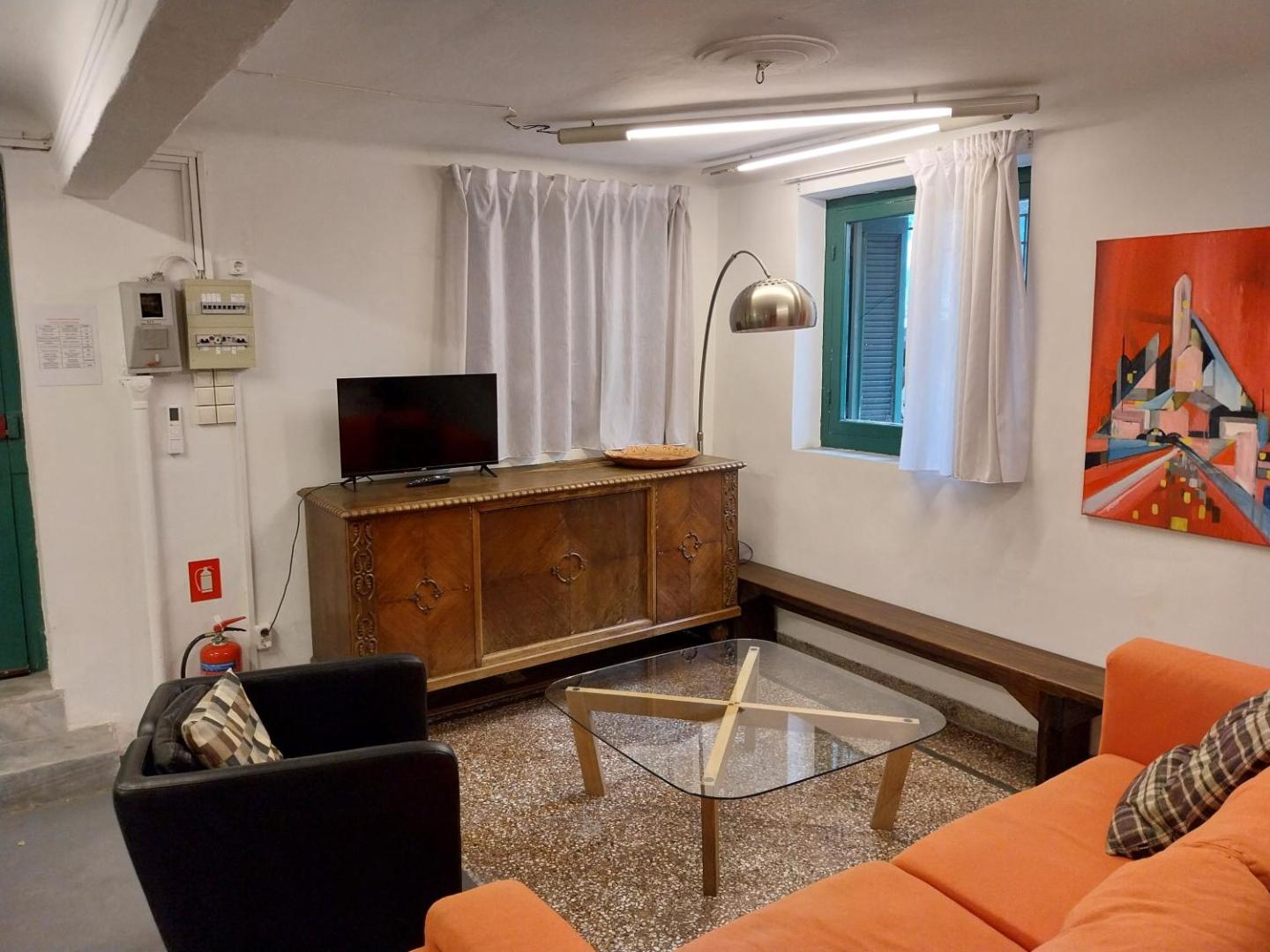 Foto 4: Stylish, Basement Studio with Roof Top Access - EP9B