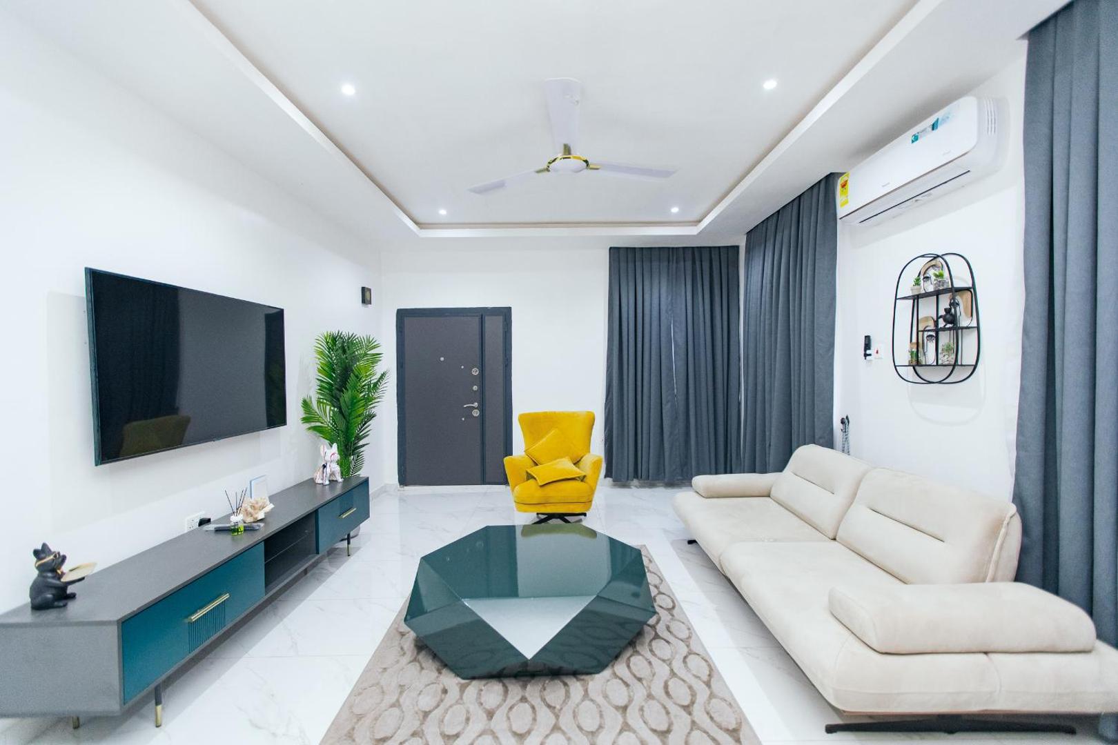 Foto 10: Luxurious townhouse behind Achimota Mall