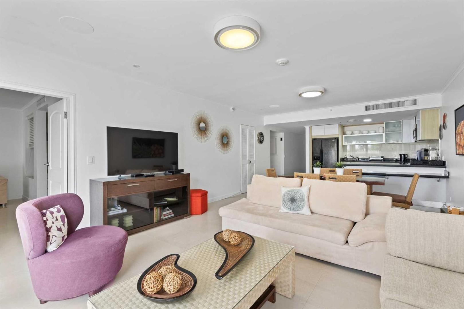 Billede 8: Beachfront - Beach Garden 2BR condo - E124