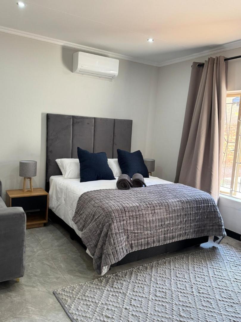 Foto 8: Accommodation in Lynwood Pretoria East for larger groups and Families
