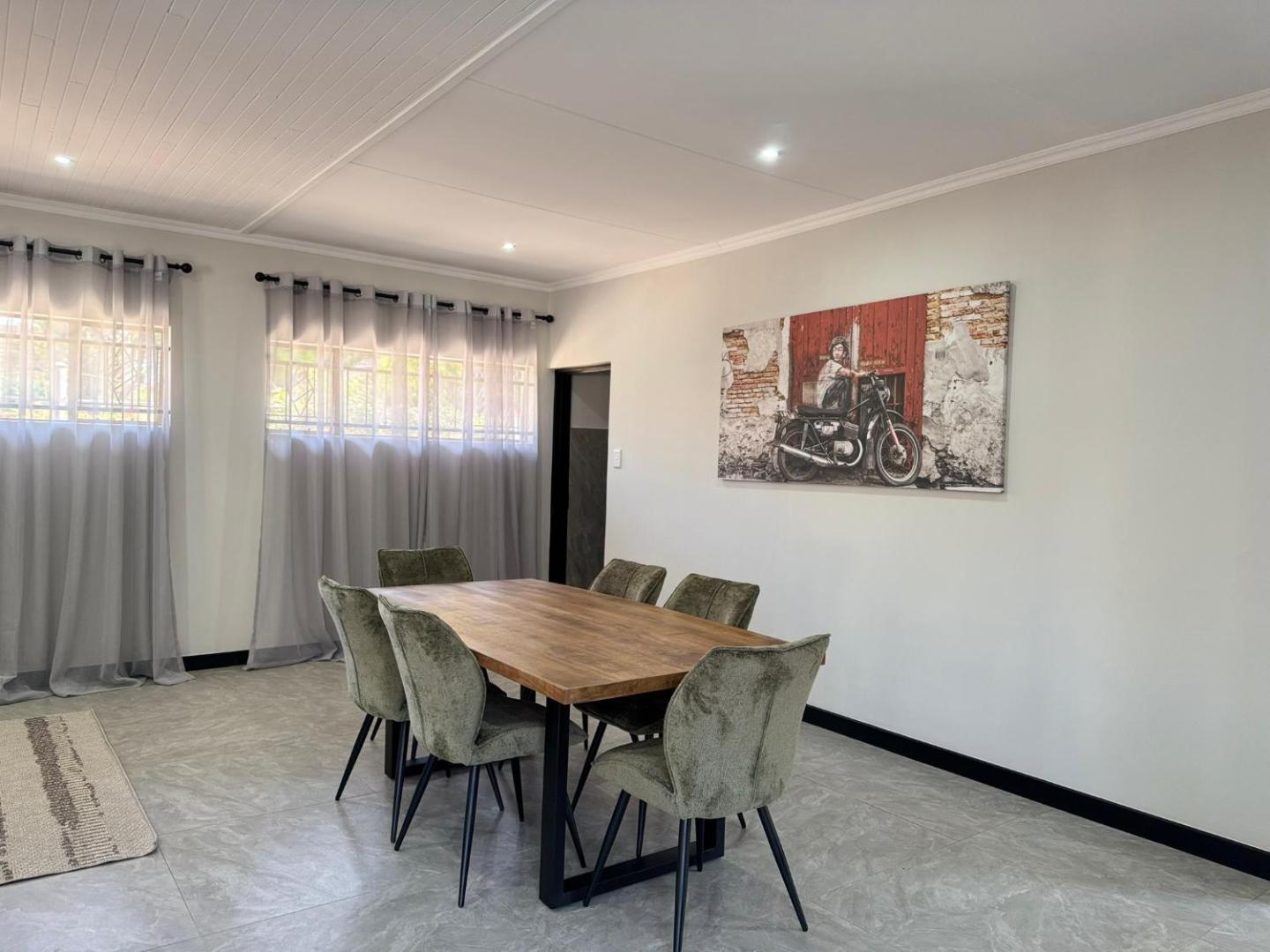 Foto 3: Accommodation in Lynwood Pretoria East for larger groups and Families