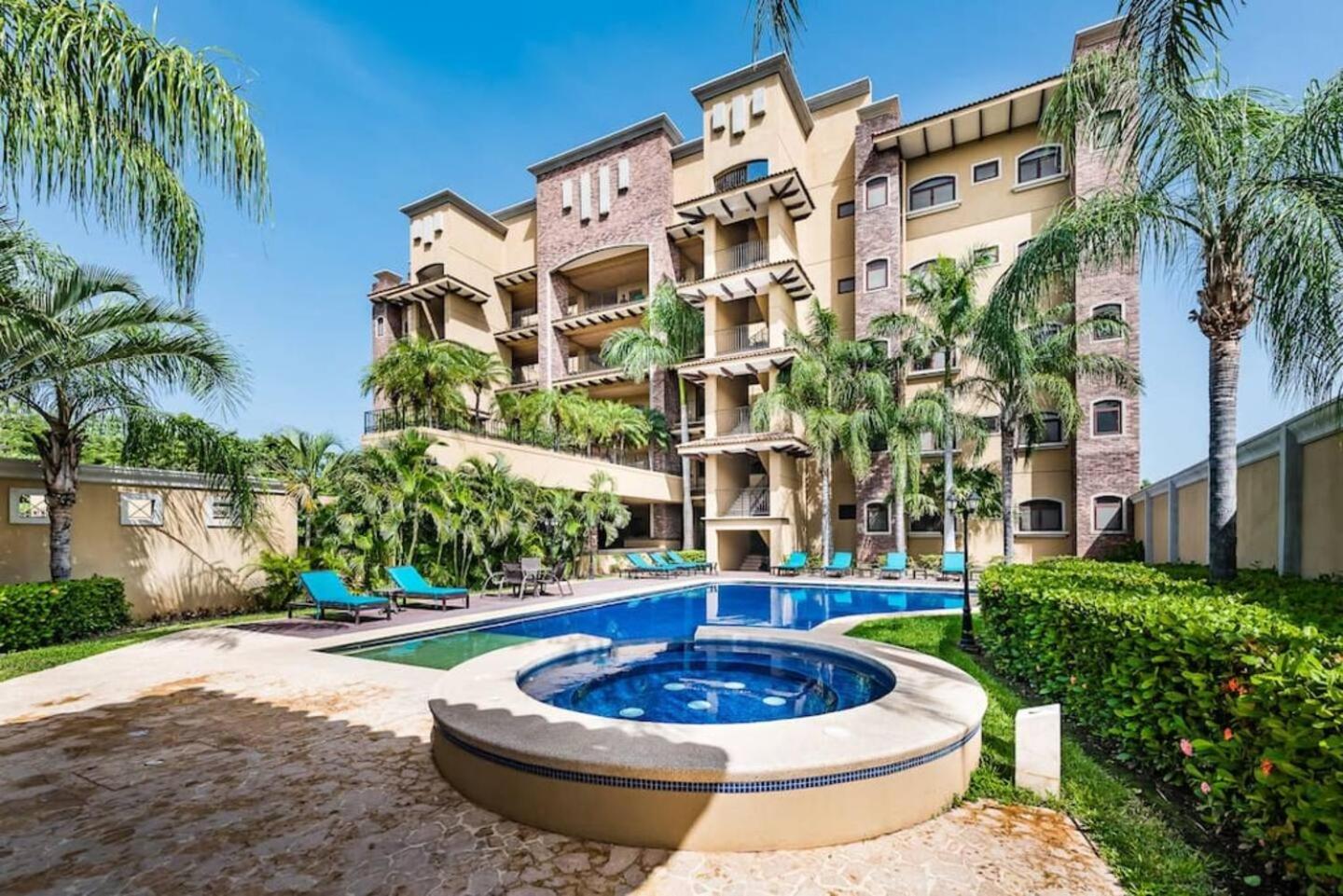 Billede 3: Beachfront, Sunset, & Ocean Views With Gas Grill