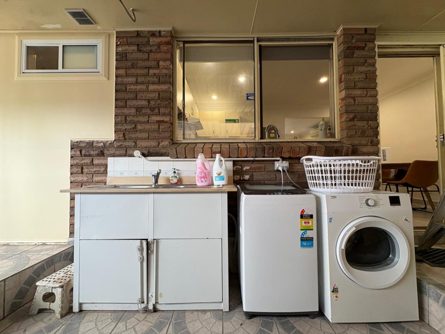 Zdjęcie 2: All in 3 Bedrooms,Fairfield West