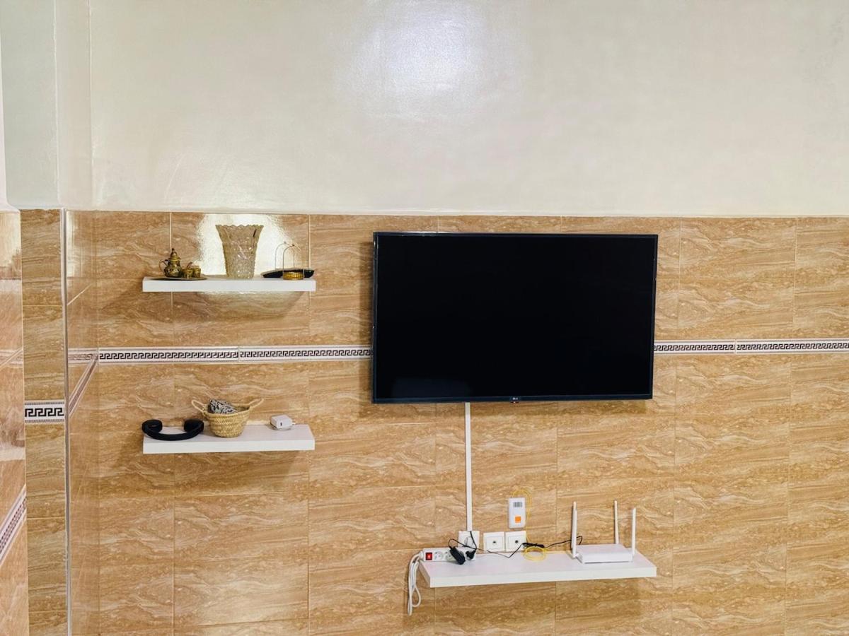 Foto 5: Cosy 2BR Netflix Free Parking 15 min Beach