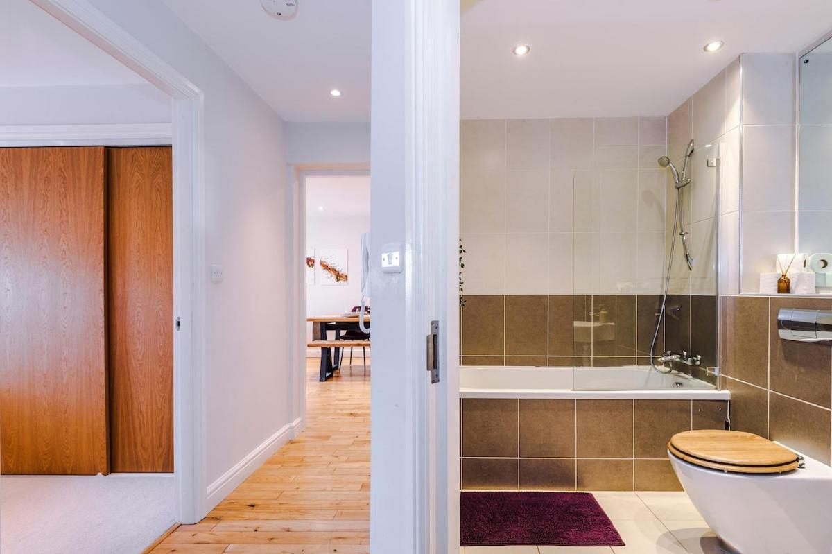 Foto 8: 2 bed, 2 bath apartment in Roundhay