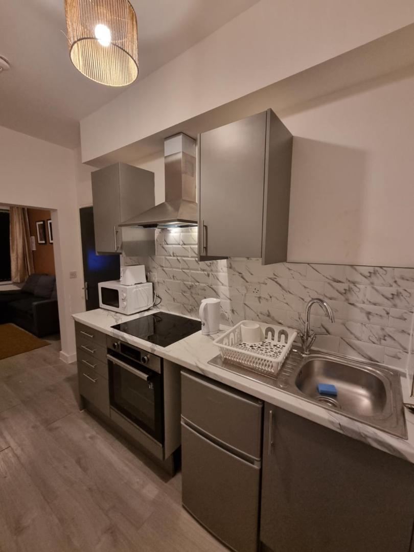 Foto 4: SuperValue Suite 9 - Fast WiFi, Hotel Linen, Keyless Entry, City only 10 Mins - BY PROPERTY PROMISE