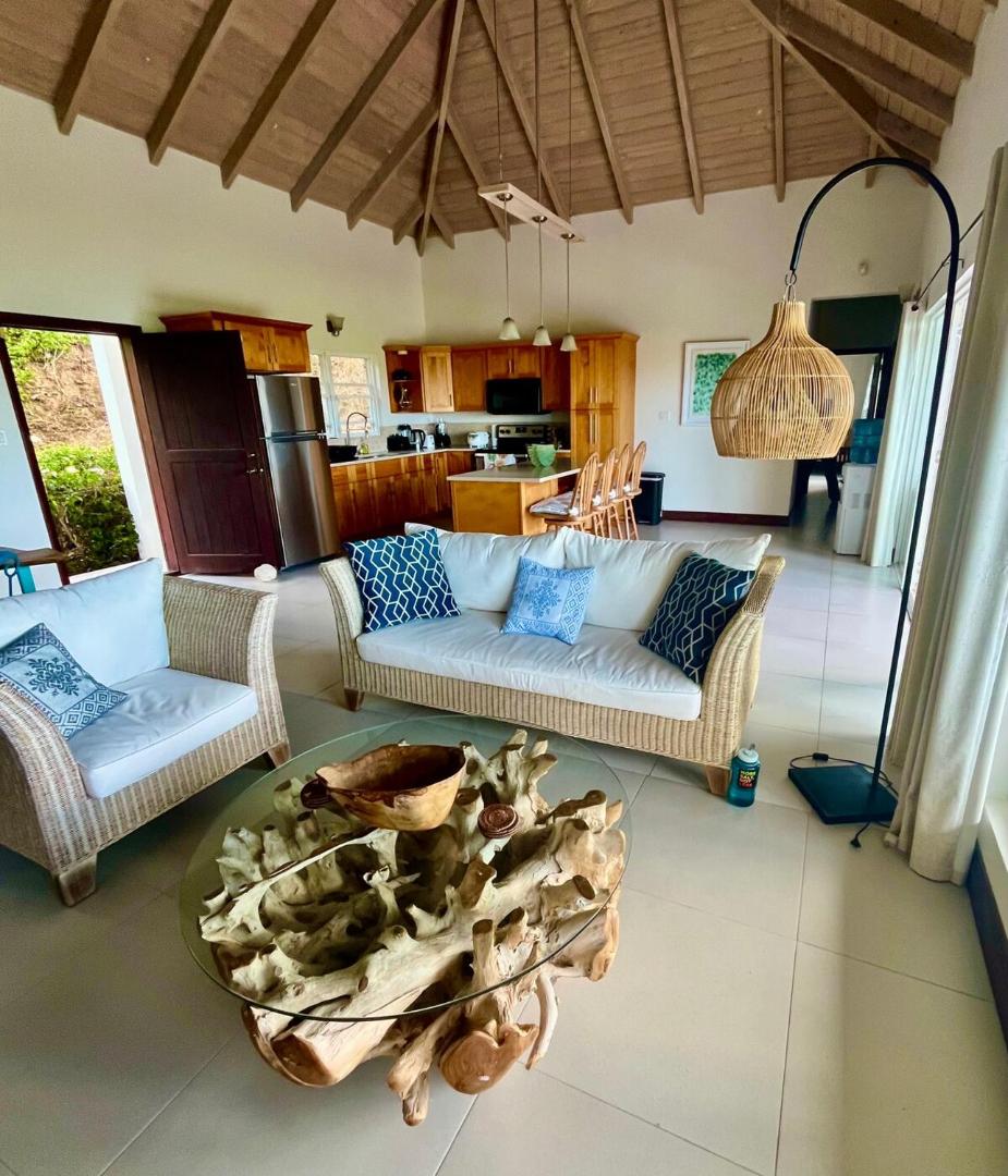Фотография 8: Sunset Sol - 3 Bedroom Breathtaking Ocean Views near Hermitage Bay