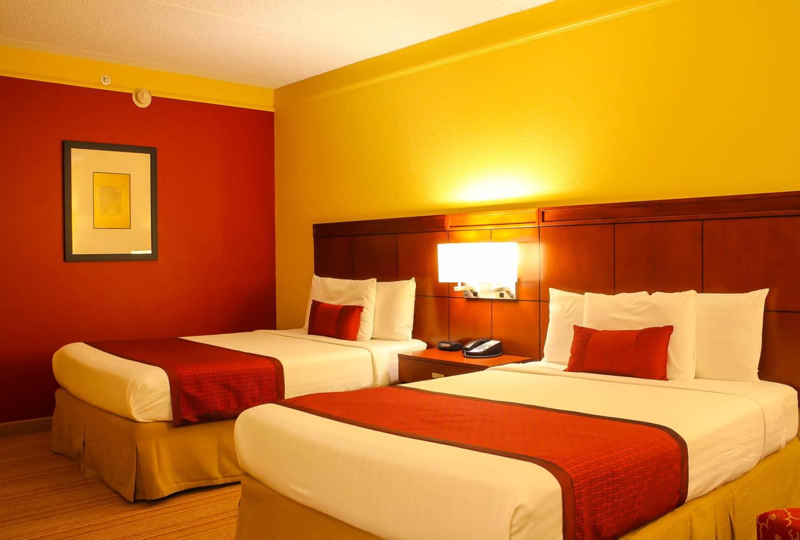 Foto 2: Super 8 by Wyndham Dallas Love Field Airport
