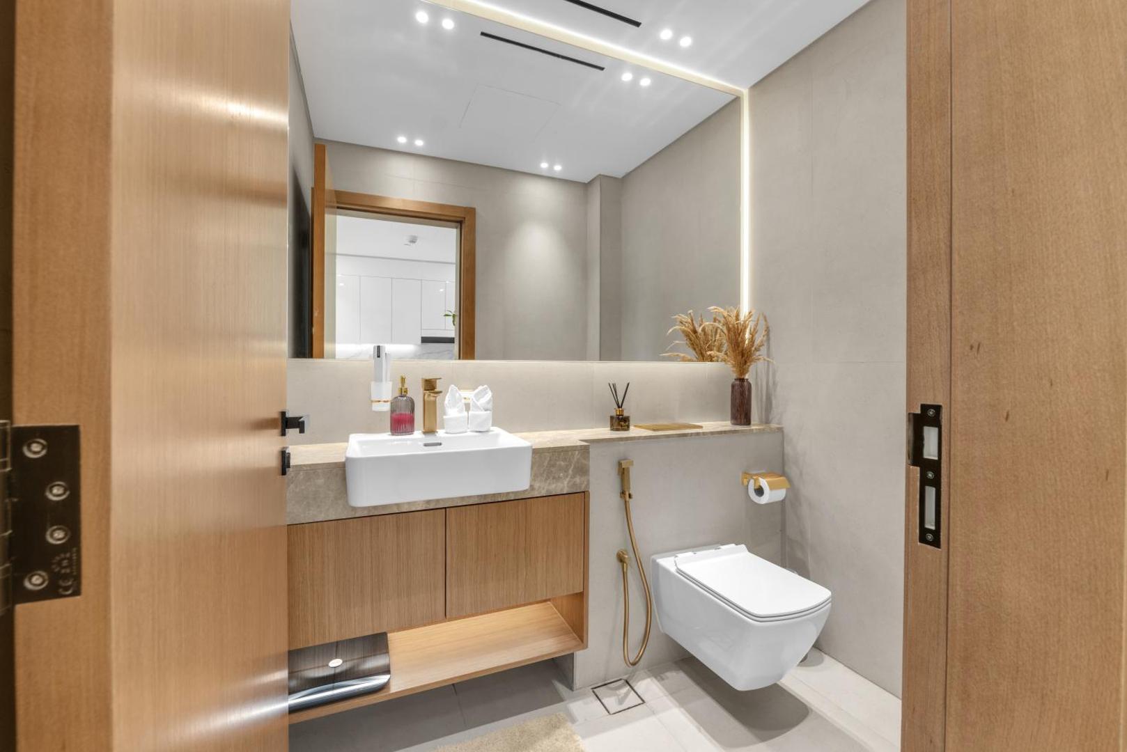 Bilde 10: Waves - Comfy and Stylish 1BR with Huge Balcony