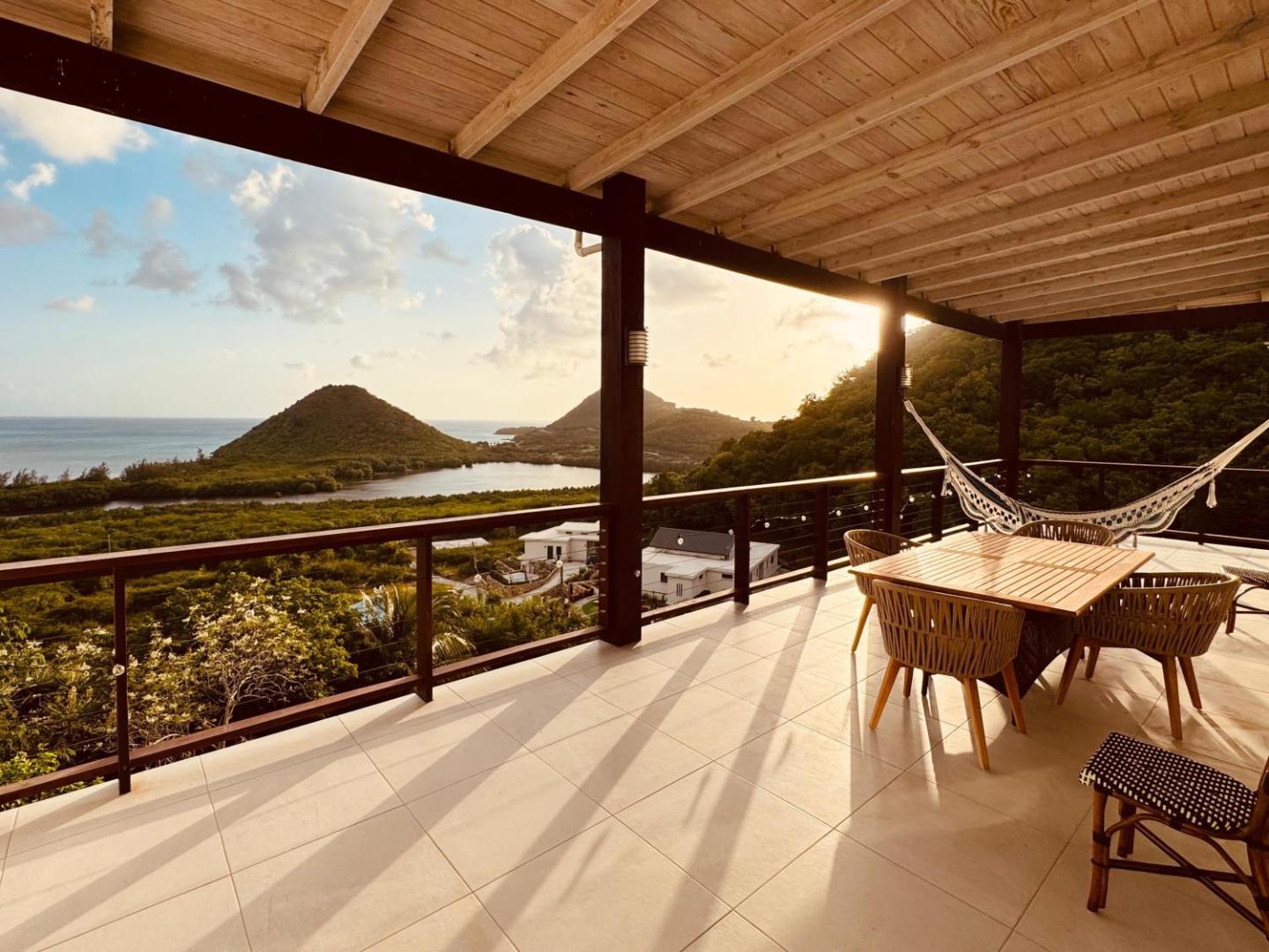 Фотография 9: Sunset Sol - 3 Bedroom Breathtaking Ocean Views near Hermitage Bay