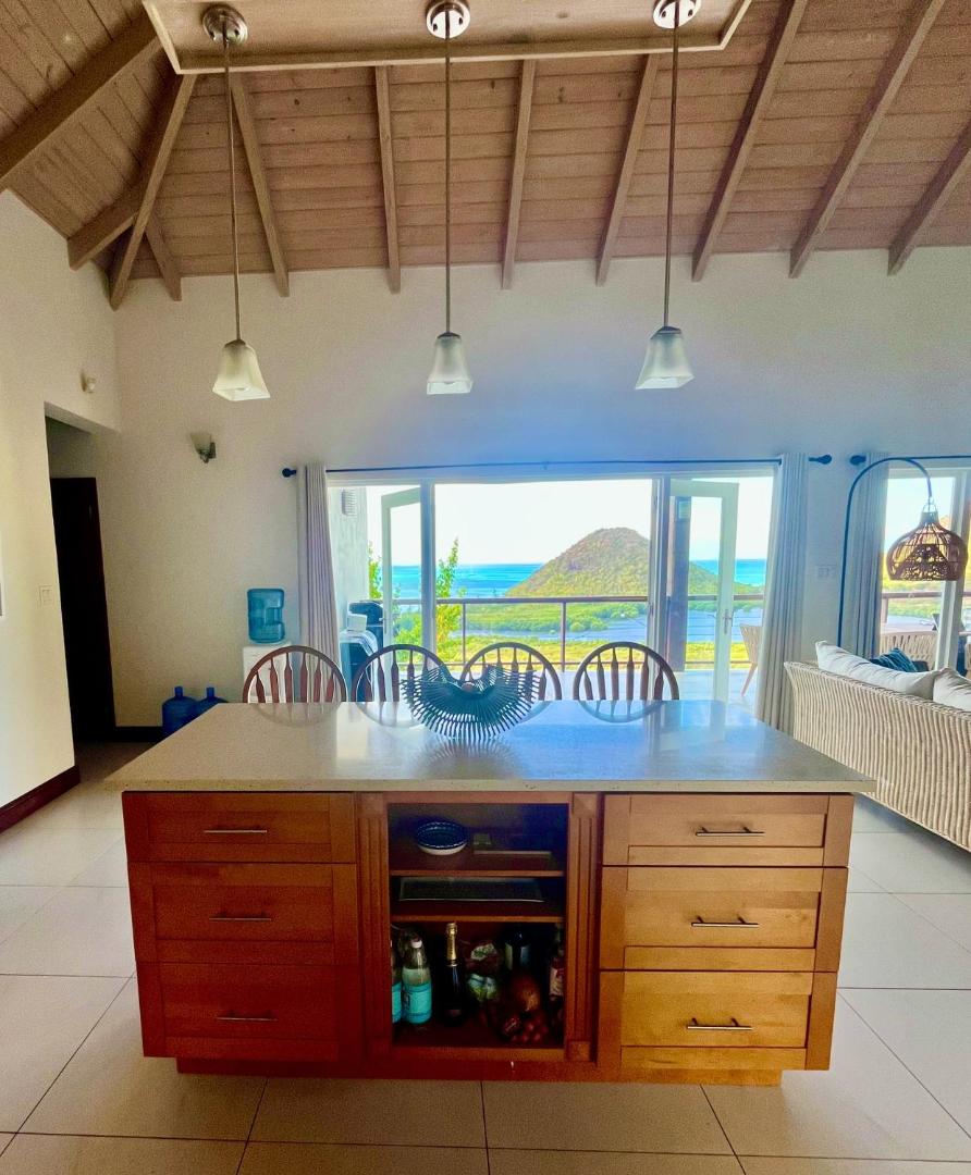 Фотография 10: Sunset Sol - 3 Bedroom Breathtaking Ocean Views near Hermitage Bay