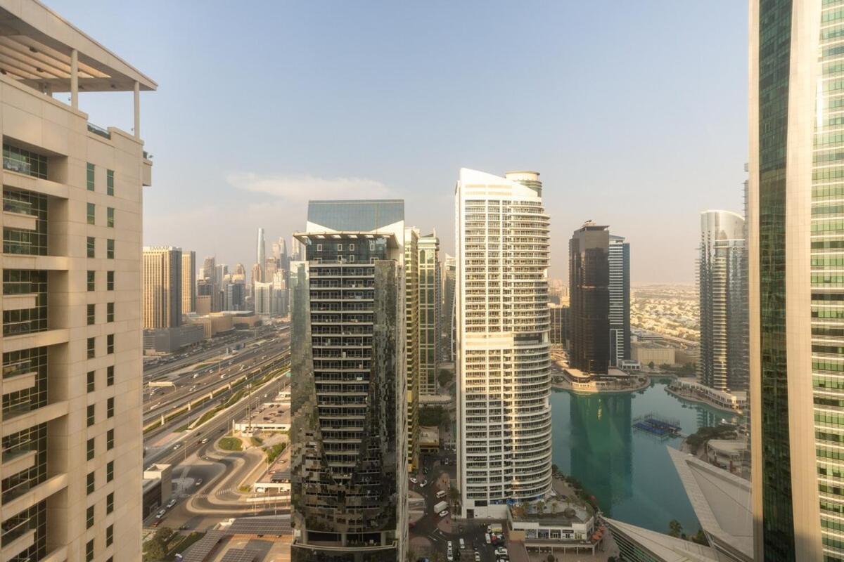 Waves - Vibrant JLT Stay - Modern Funky Studio的照片8