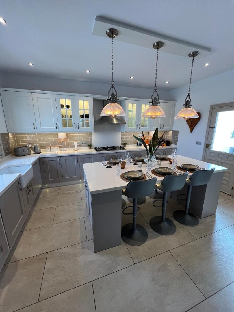 Fotografie 9: Villa with HEATED Pool and Amazing Mountain and Sea Views No Young Groups Allowed