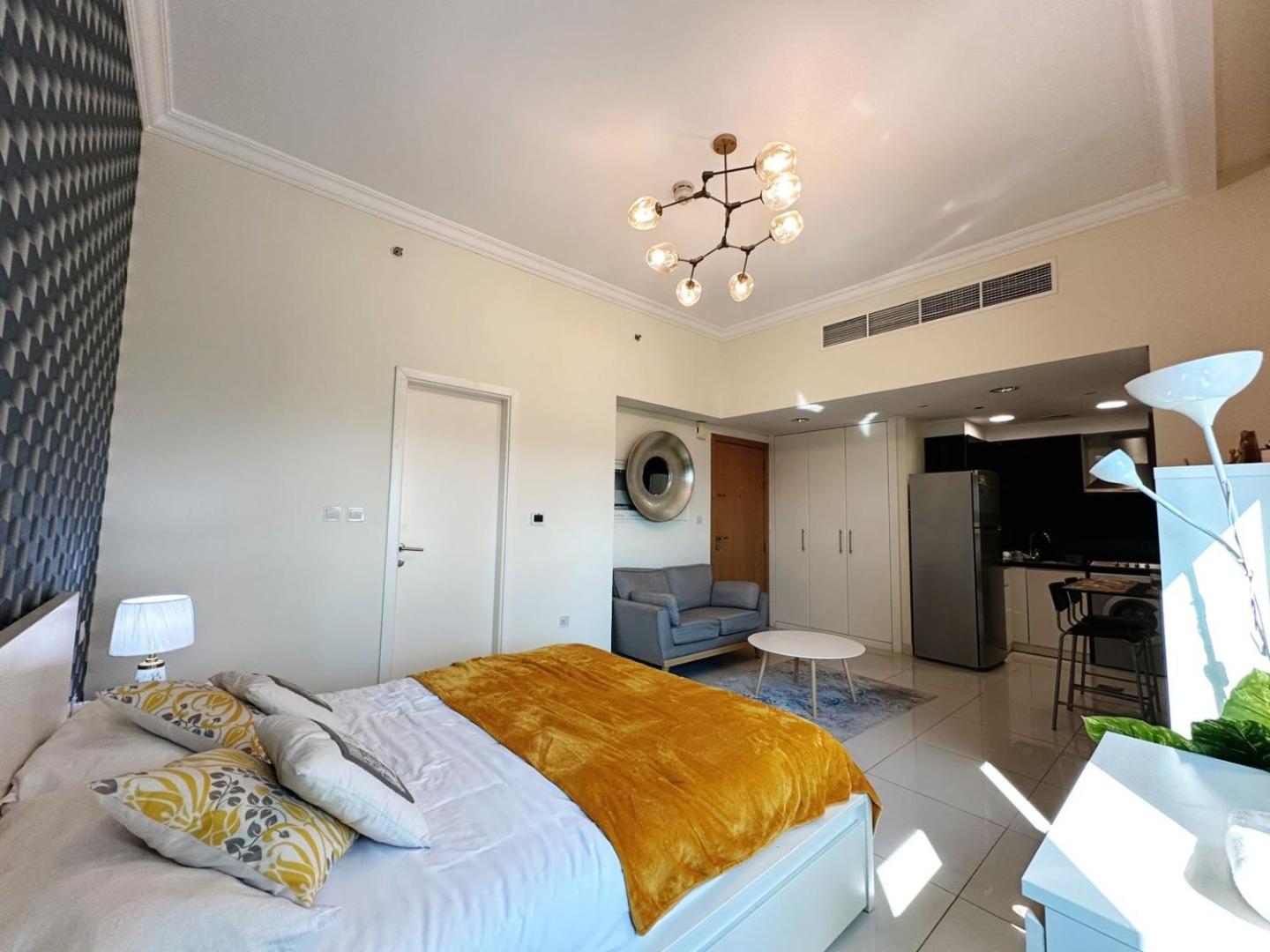 Fotografia 2: Modern Studio in Executive Bay Business Bay Pool, Gym with WiFi