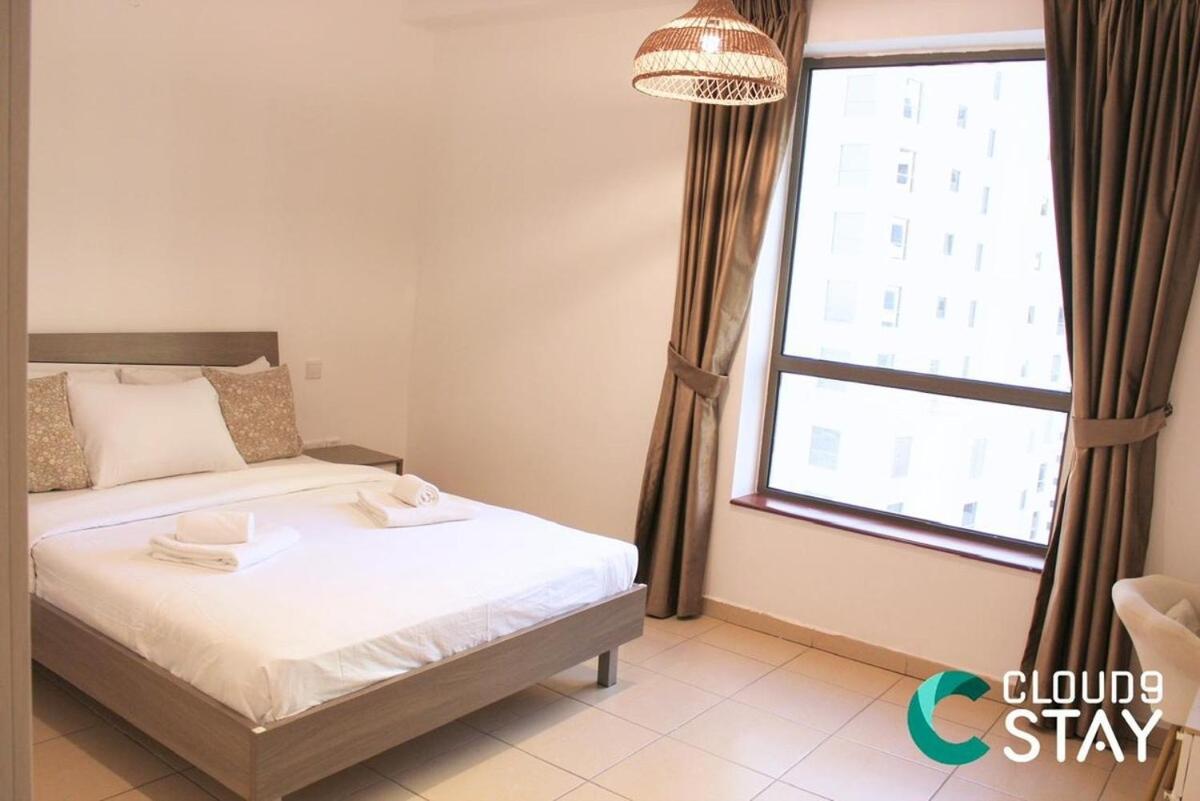 Фотография 6: Cloud 9 - Steps to the Beach Elegant 2BR in JBR