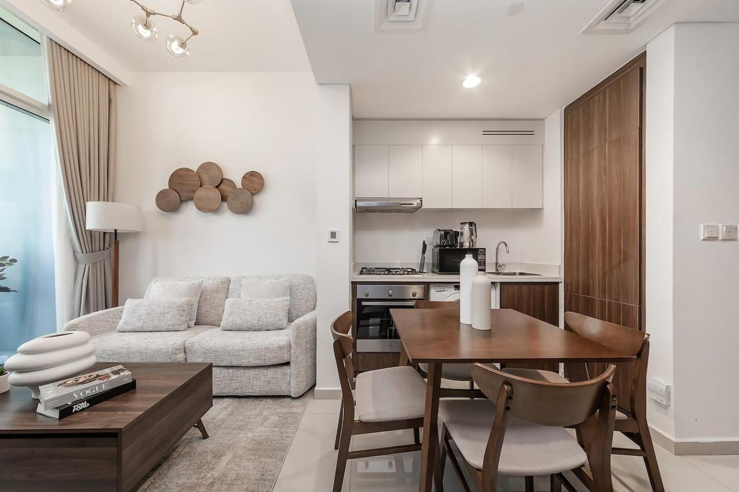 Billede 6: Chic 1BR at Reva Stunning Canal Views