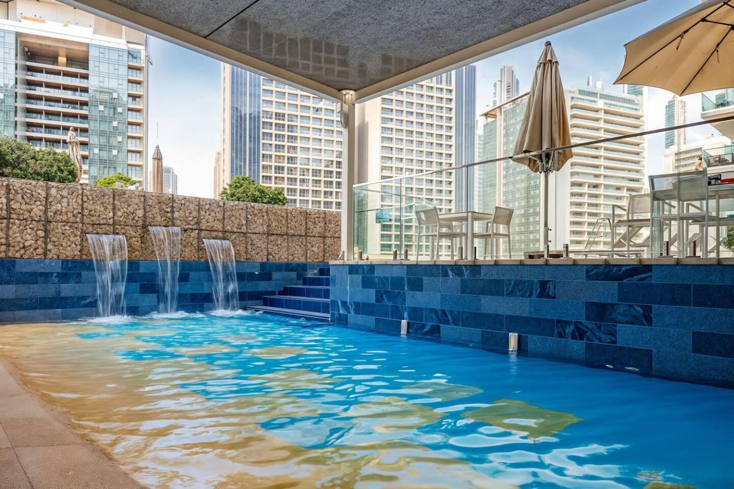 Billede 5: Chic 1BR at Reva Stunning Canal Views