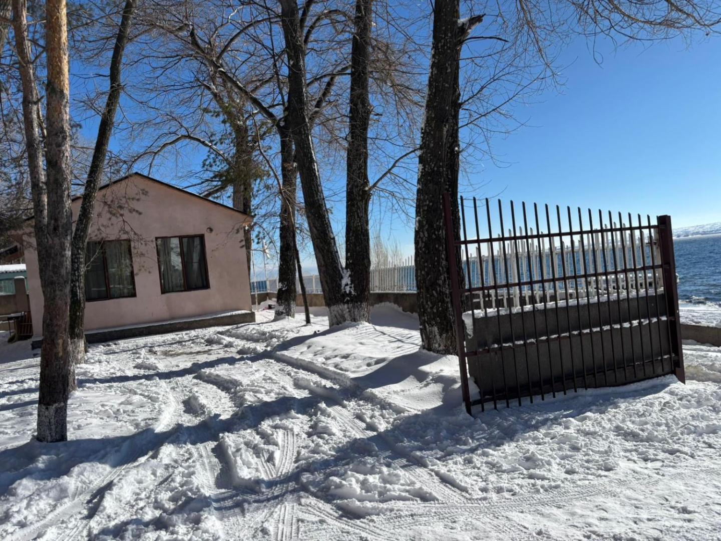 Photo 9 : Sevan Comfortable Cottages by SeaSide