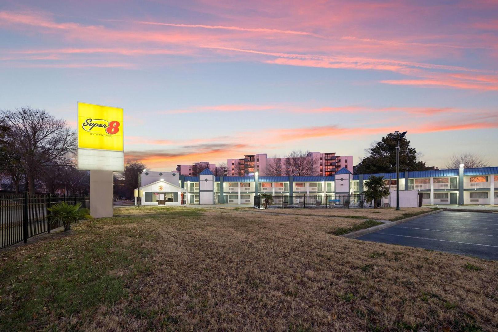 Kuva 9: Super 8 by Wyndham Portsmouth - Norfolk