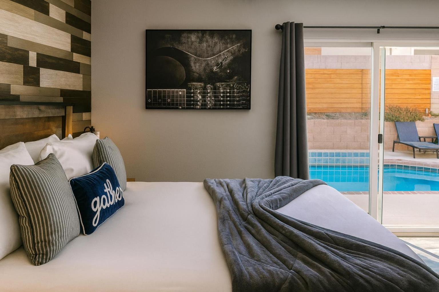 Fotografie 10: ᨒོ The Good Life - Fun Pool Escape 15 min to Strip