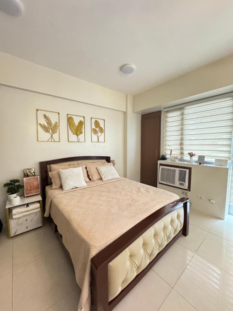 Fotografie 2: Chic Unit with Balcony - Free wifi & netflix across Naia Terminal 3 Airport