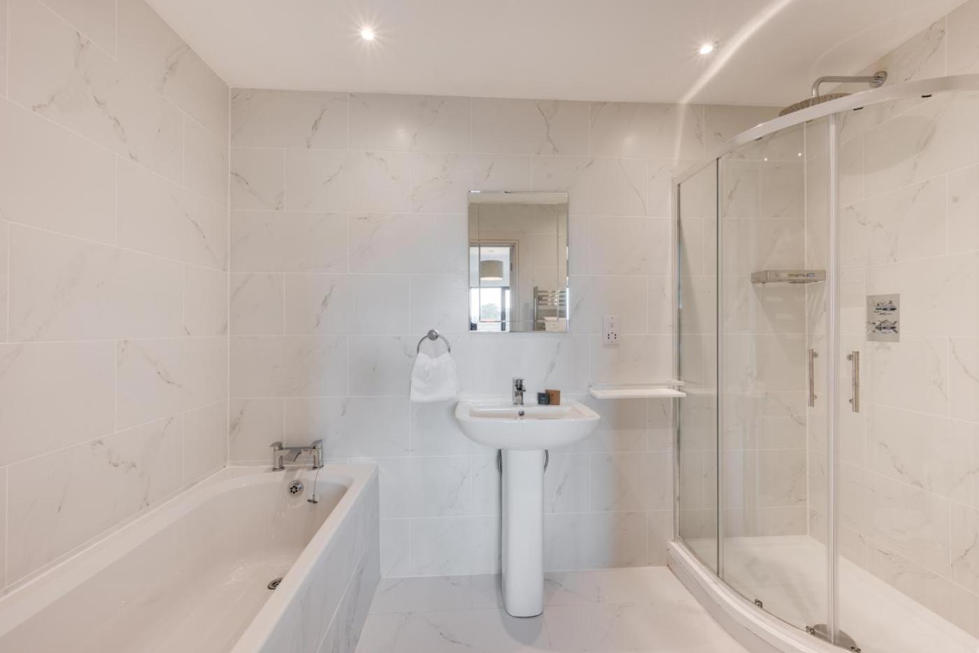 Fotografie 8: 5 Bed in Briston oc-2305