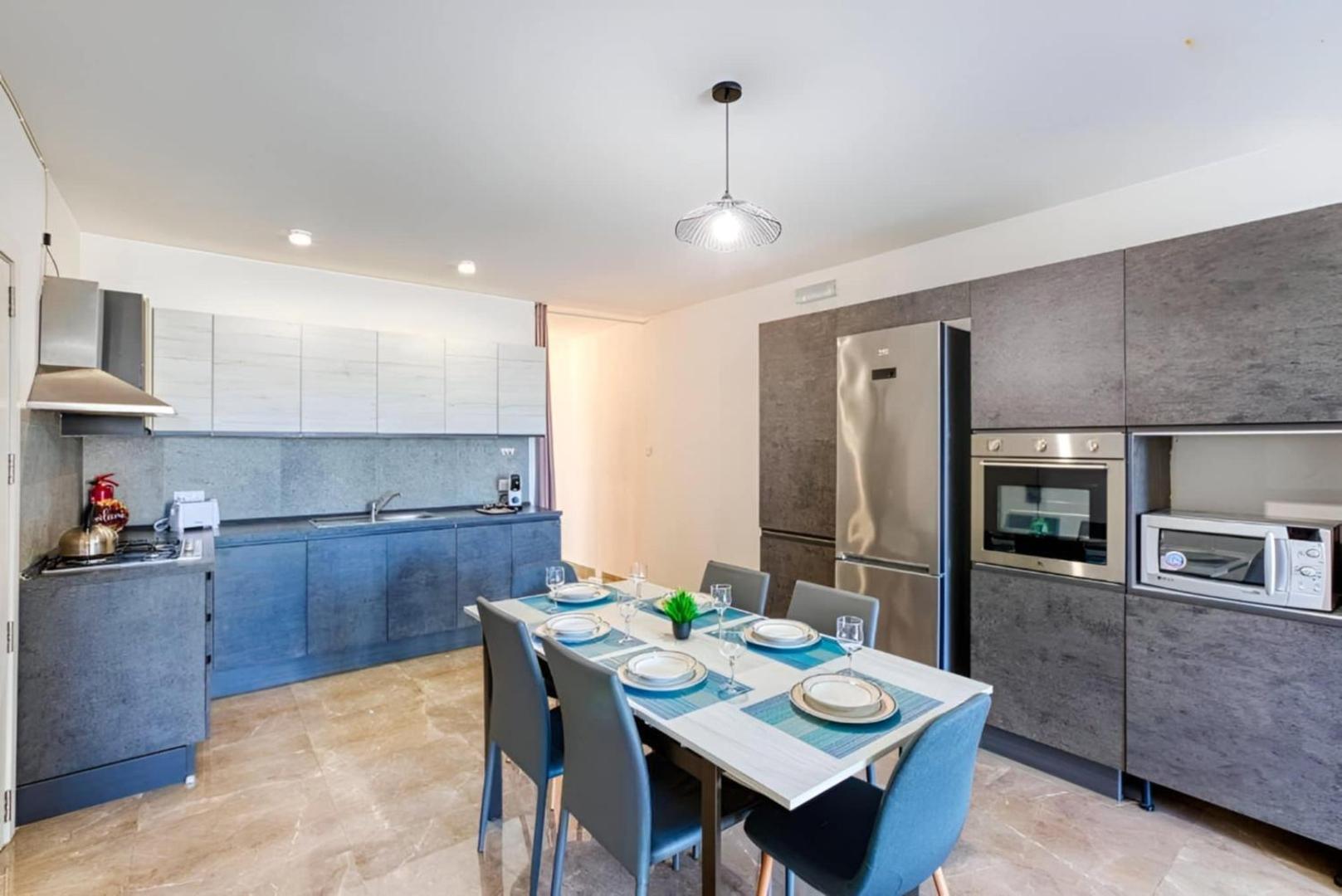 Foto 4: Spacious 3BR Apartment close to Marsascala promenade
