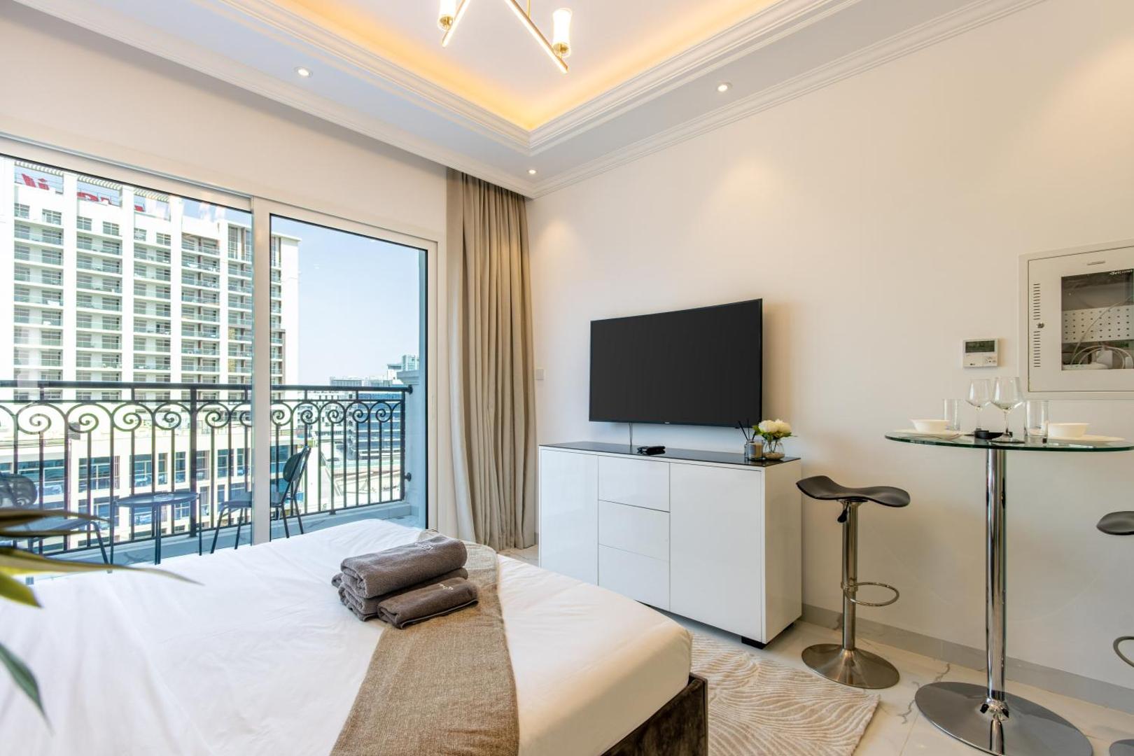 Chic Studio with Pool & Jacuzzi Arjan Dubaiの写真3