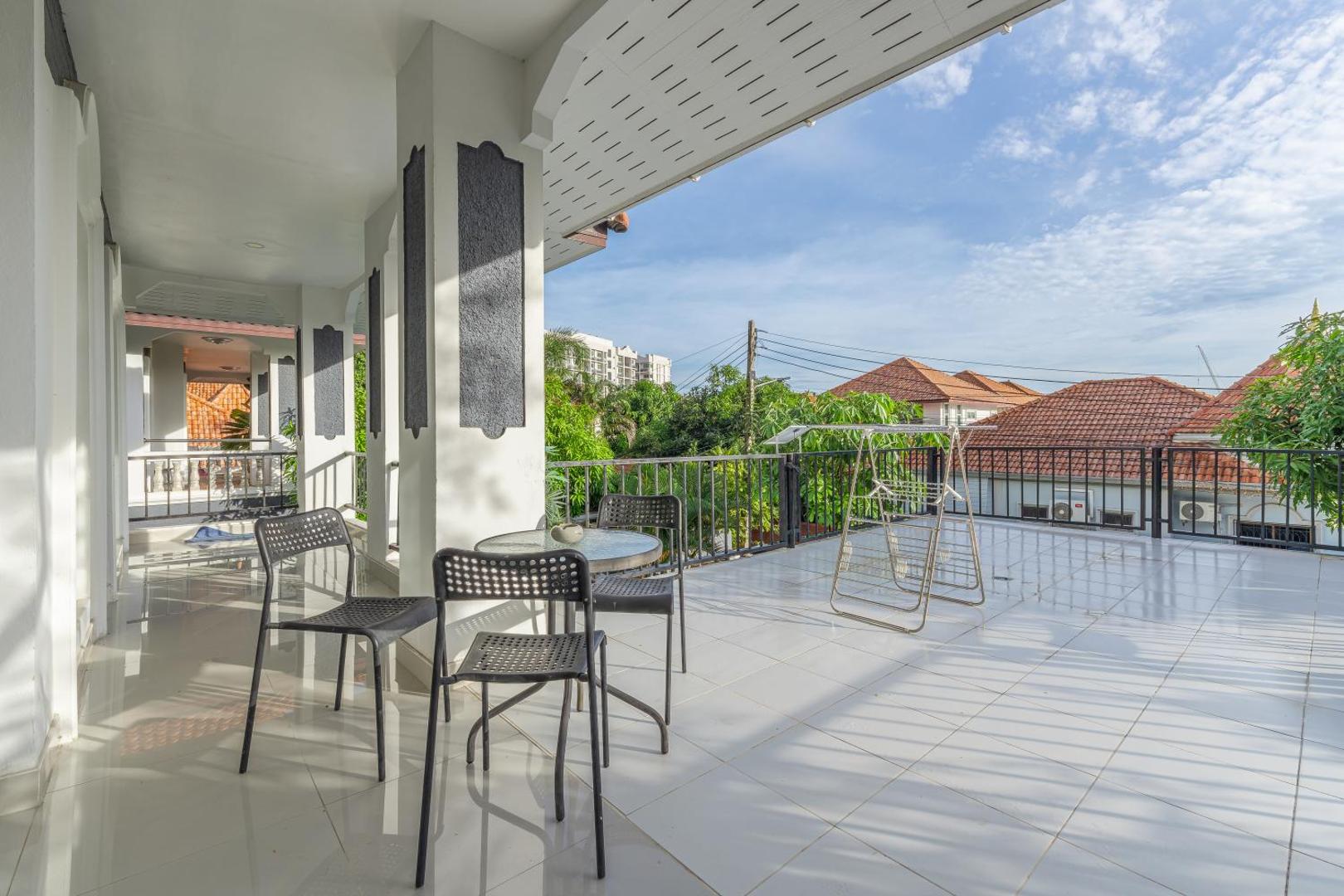 Kuva 7: Luxury 5 Bedrooms Pool Villa with Terrace