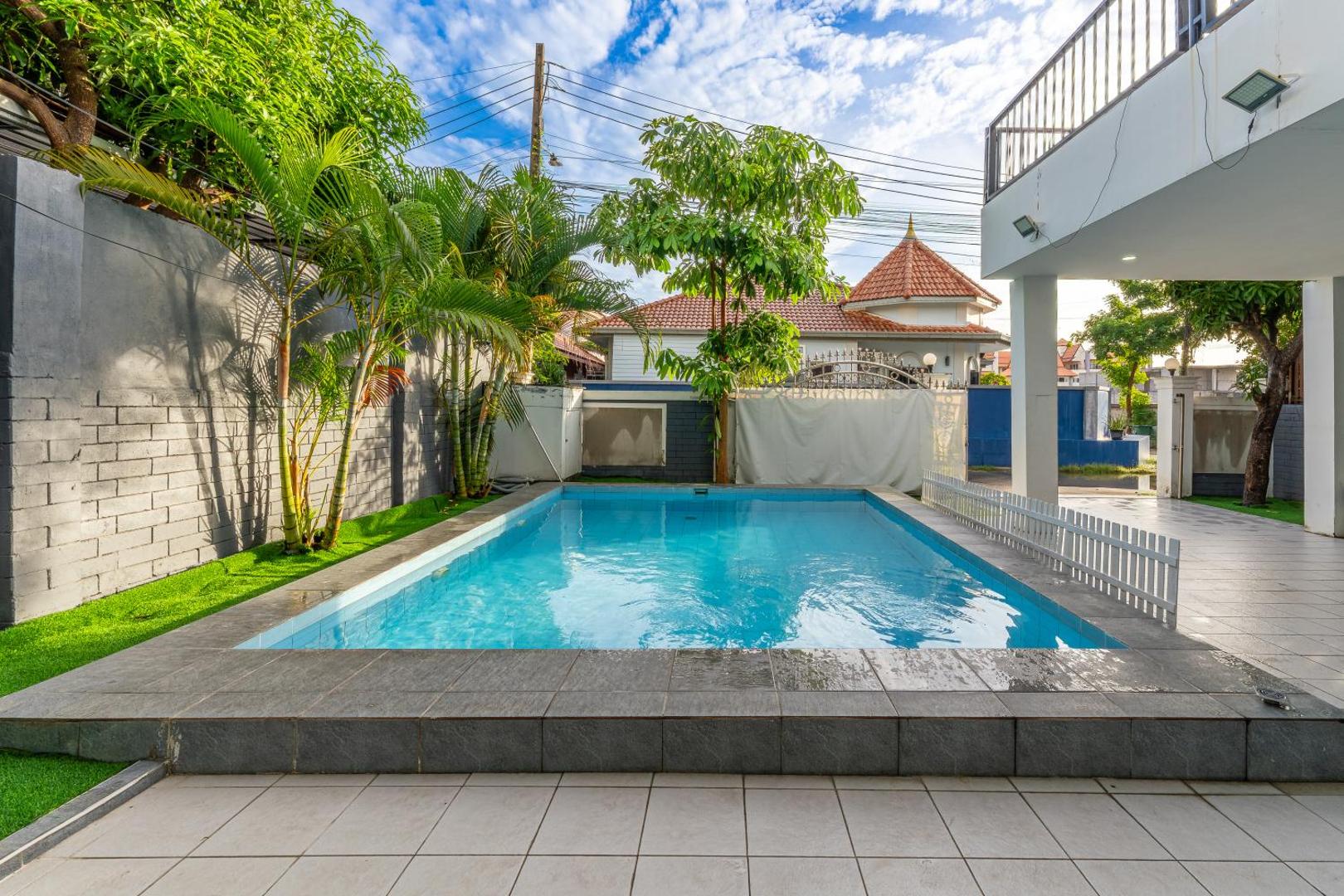 Kuva 4: Luxury 5 Bedrooms Pool Villa with Terrace