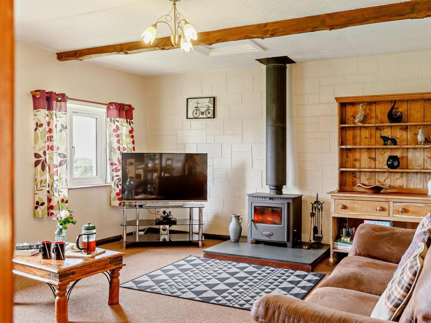 Foto 5: 2 Bed in South Molton oc-88994