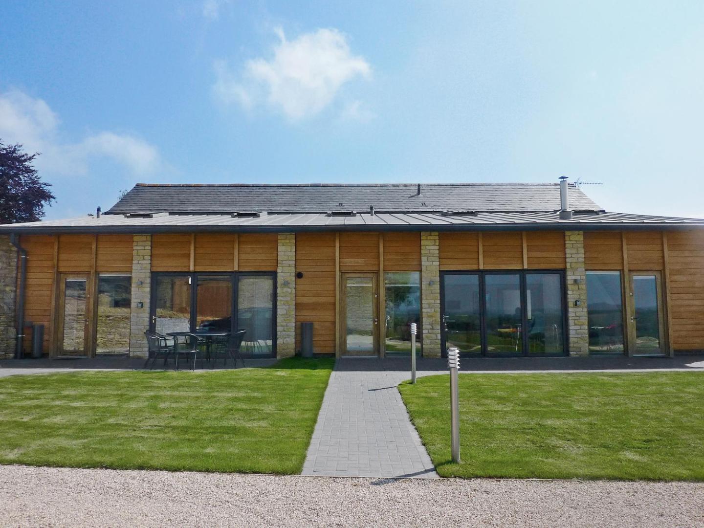 Photo 9 : Spacious, well presented modern house