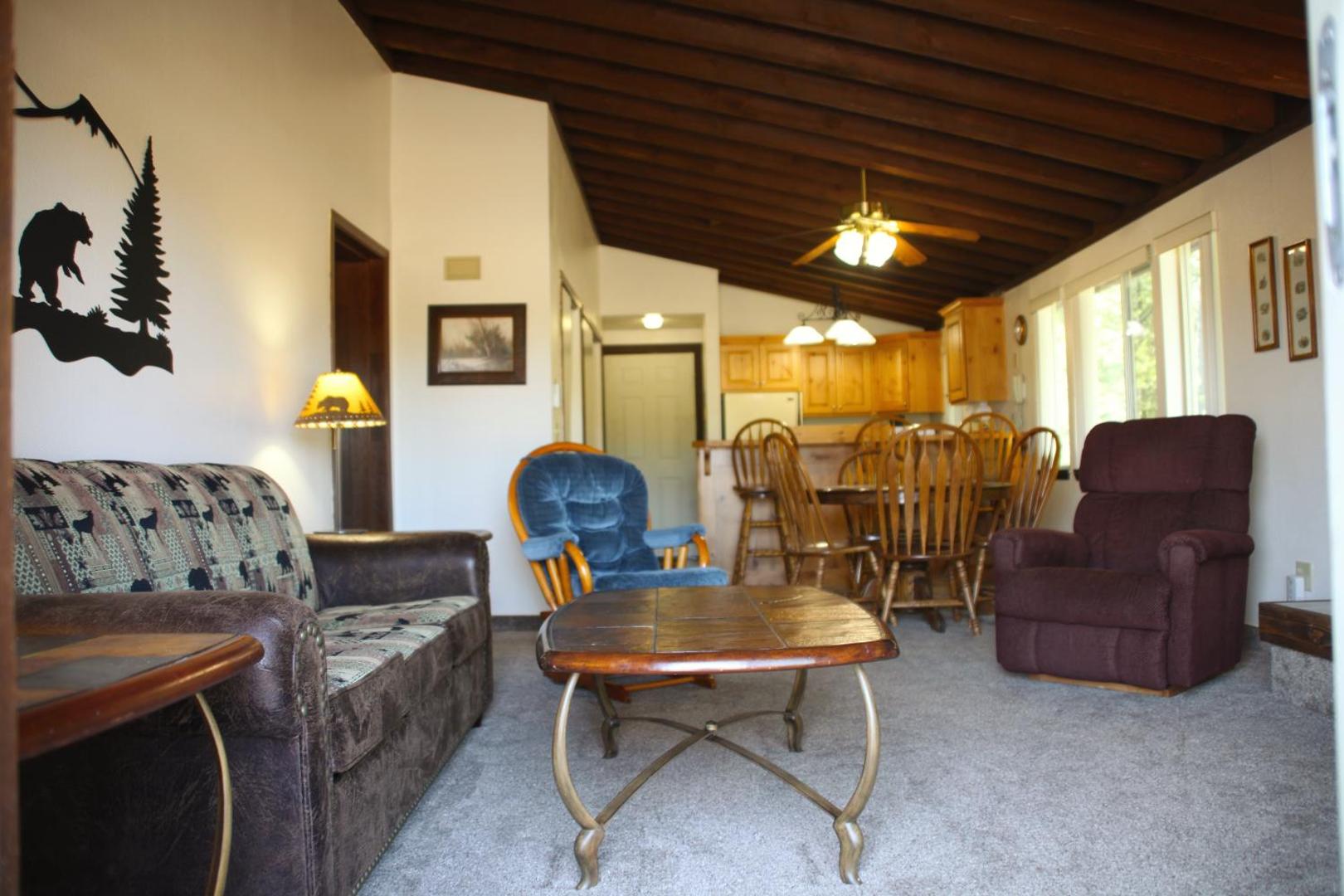 Foto 3: GetAways at Timbers at Island Park Village