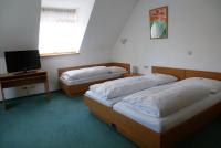 Vierbettzimmer mit Bad