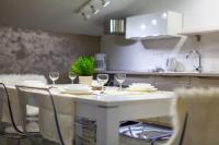 Appartamento con 2 Camere da Letto, Balcone e Vista mare