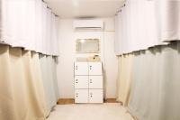 Cama en habitación compartida femenina de 6 camas