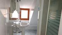 Single Room with Shared Bathroom