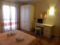 Doppelzimmer mit Balkon und Meerblick